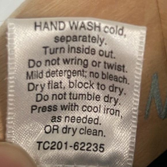 Pendleton Merino Wool Turtle Neck Sweater - Picture 9 of 11